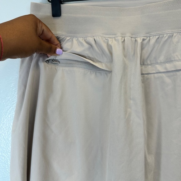 Athleta Khaki Brooklyn Mid Rise Skort size 12 - Picture 5 of 7